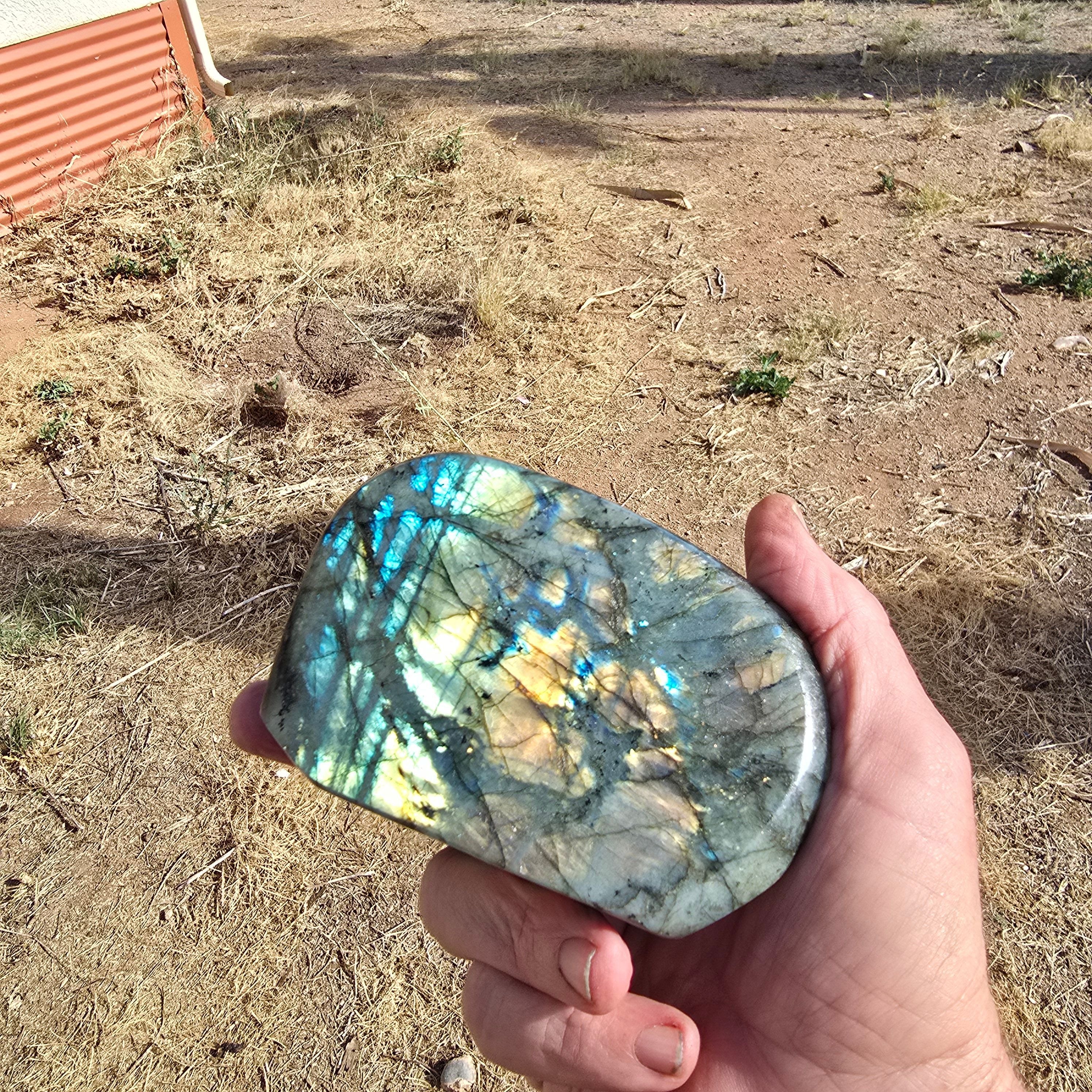 Stone | Labradorite Freeform was 40